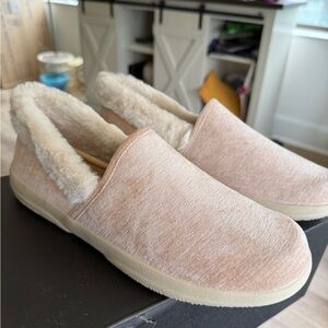 Vionic Clare Slip-On Slippers